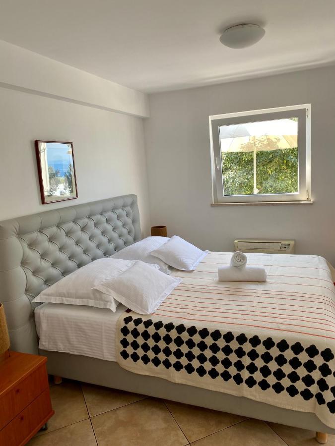 Apartments Villa Medic Brela Eksteriør bilde