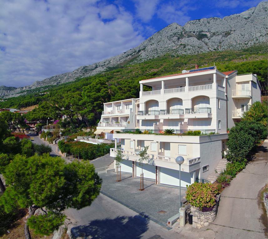 Apartments Villa Medic Brela Eksteriør bilde