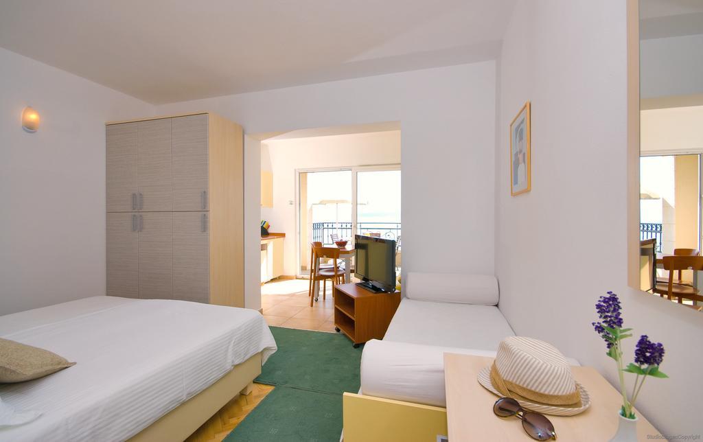 Apartments Villa Medic Brela Eksteriør bilde